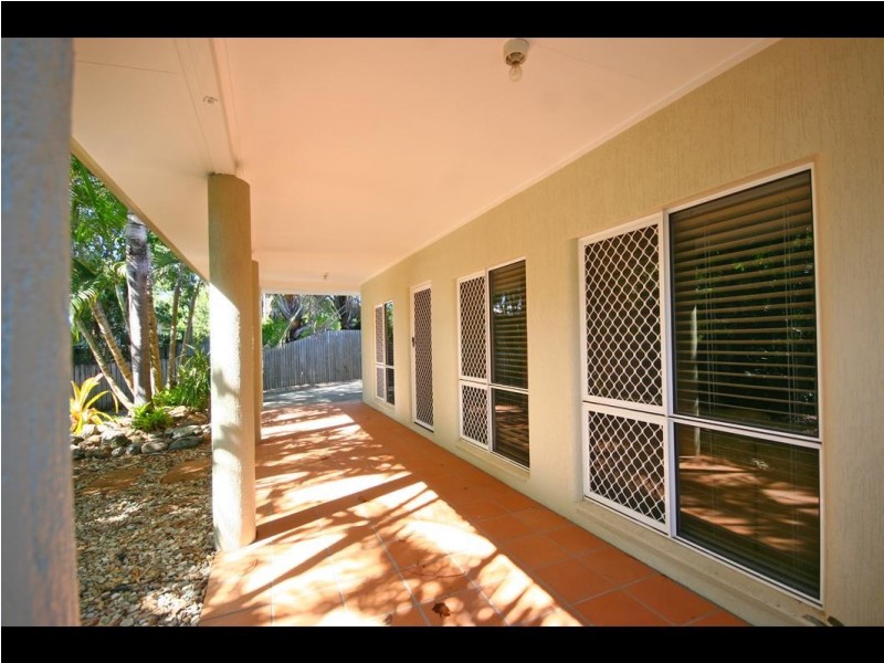 5 Cyprea Close, Trinity Beach QLD 4879