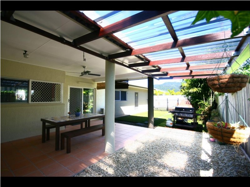 5 Cyprea Close, Trinity Beach QLD 4879