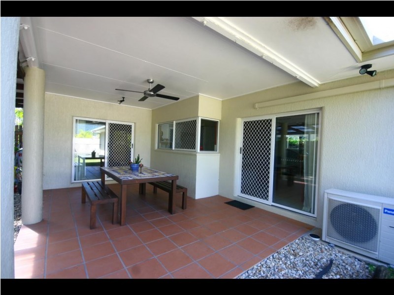 5 Cyprea Close, Trinity Beach QLD 4879