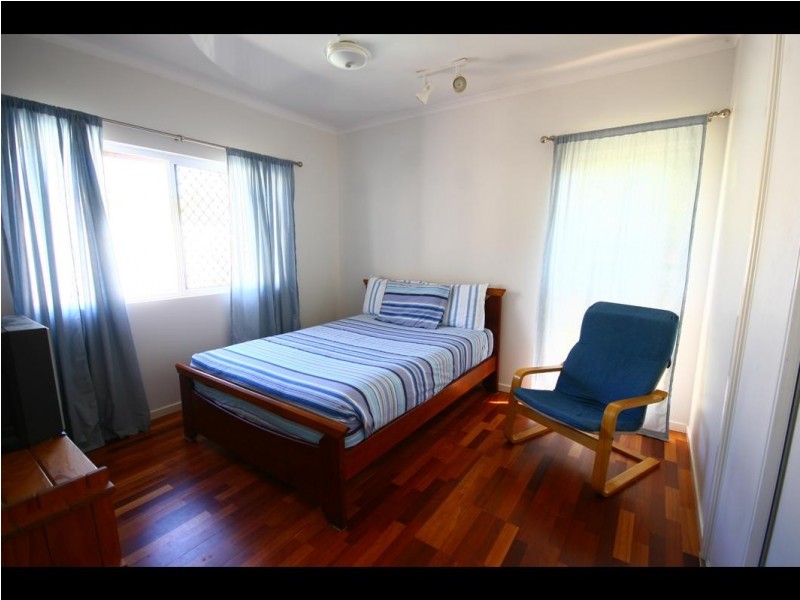 5 Cyprea Close, Trinity Beach QLD 4879