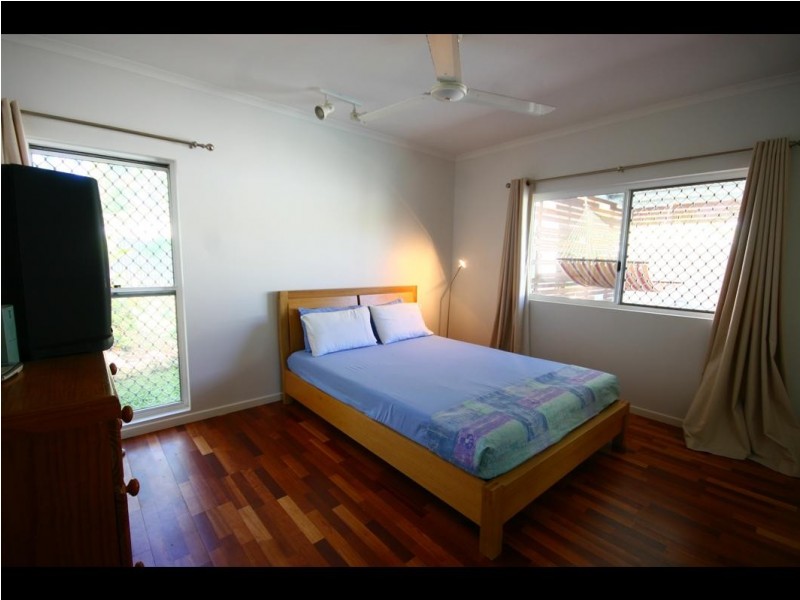 5 Cyprea Close, Trinity Beach QLD 4879