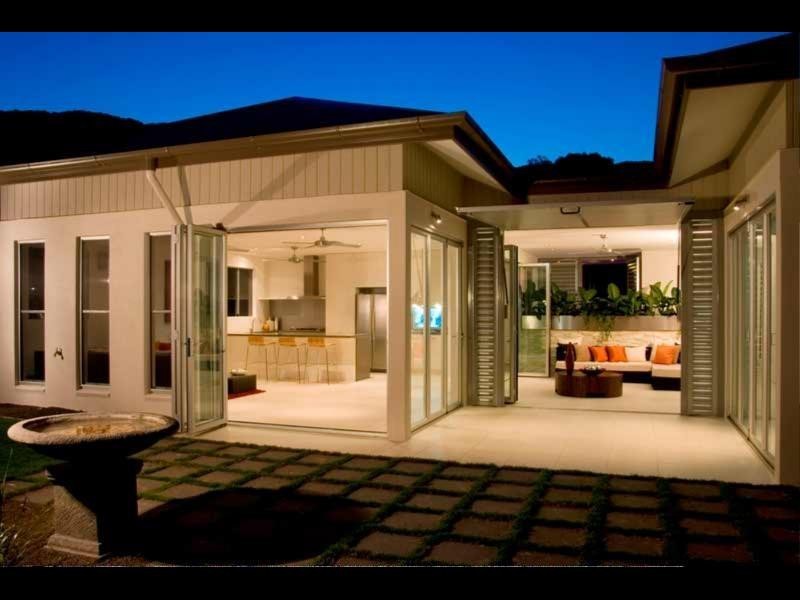 5 Muller Street, Palm Cove QLD 4879