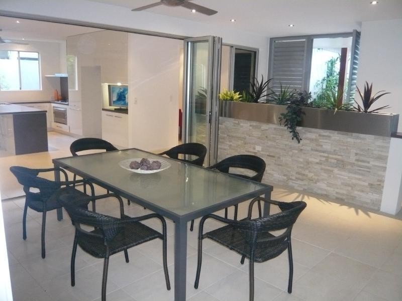 5 Muller Street, Palm Cove QLD 4879