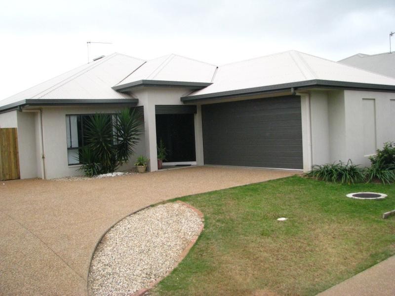 60 Norfolk Court, Redlynch QLD 4870