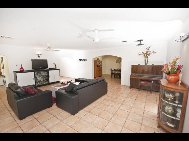 70 Kingsford Street, Mooroobool QLD 4870