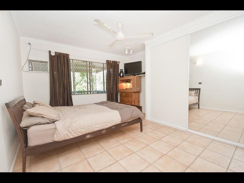 70 Kingsford Street, Mooroobool QLD 4870