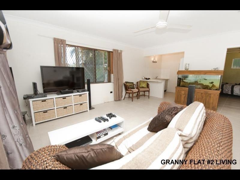 70 Kingsford Street, Mooroobool QLD 4870