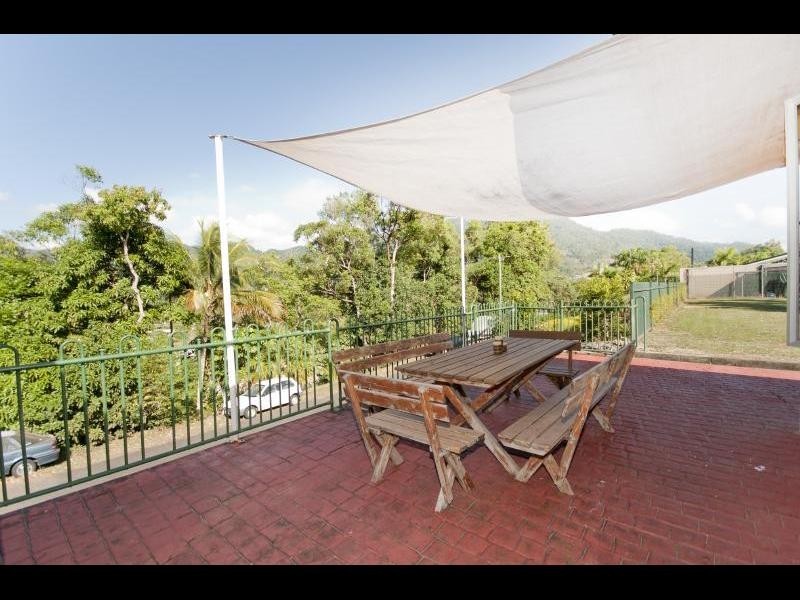 70 Kingsford Street, Mooroobool QLD 4870