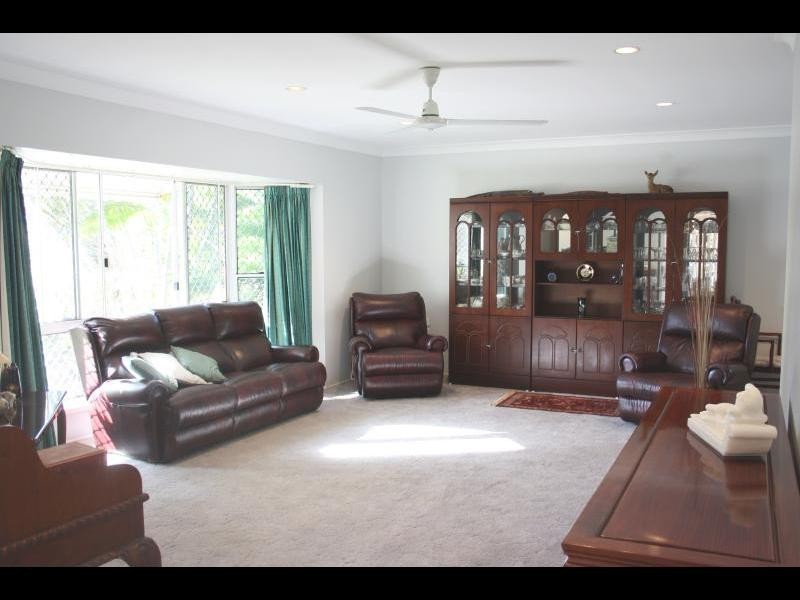 30 Strathmore Court, Mooroobool QLD 4870