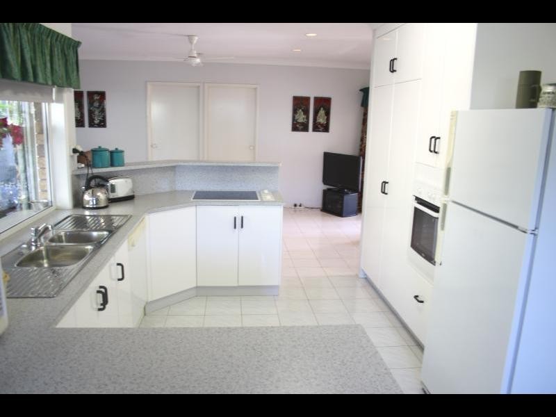 30 Strathmore Court, Mooroobool QLD 4870