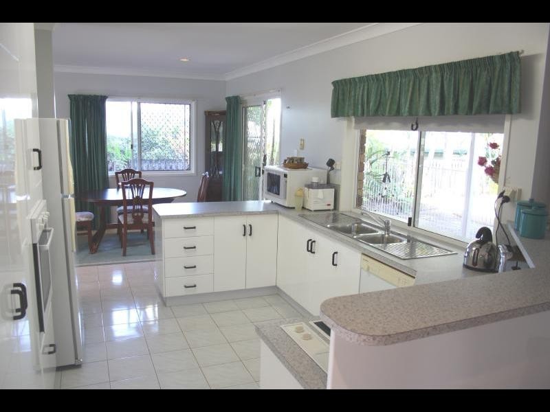 30 Strathmore Court, Mooroobool QLD 4870