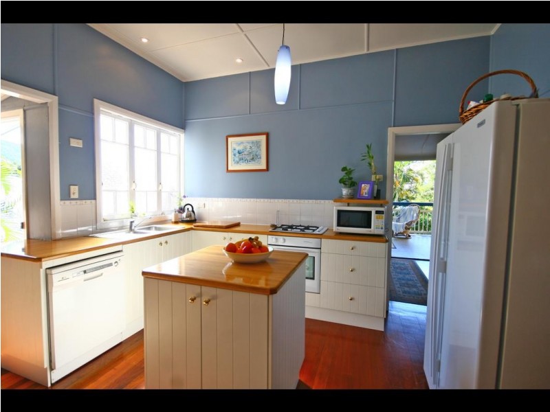 28 Hodel Street, Whitfield QLD 4870