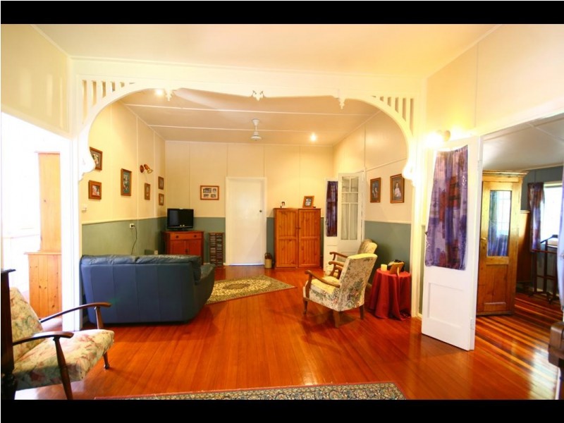 28 Hodel Street, Whitfield QLD 4870