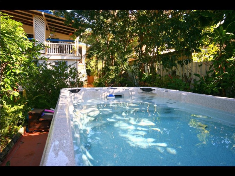 28 Hodel Street, Whitfield QLD 4870