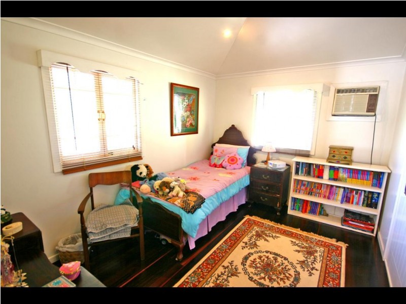 28 Hodel Street, Whitfield QLD 4870