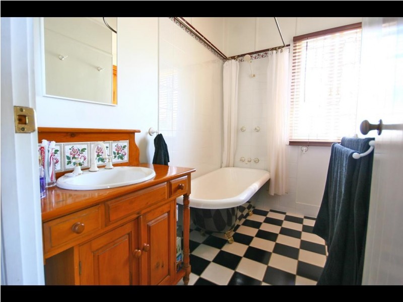 28 Hodel Street, Whitfield QLD 4870