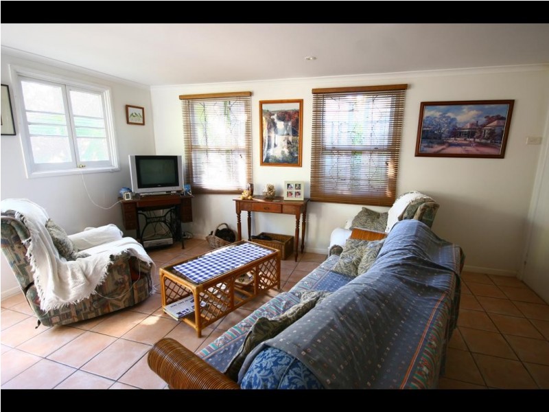 28 Hodel Street, Whitfield QLD 4870