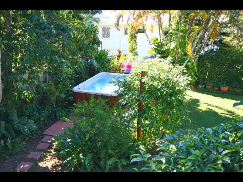 28 Hodel Street, Whitfield QLD 4870