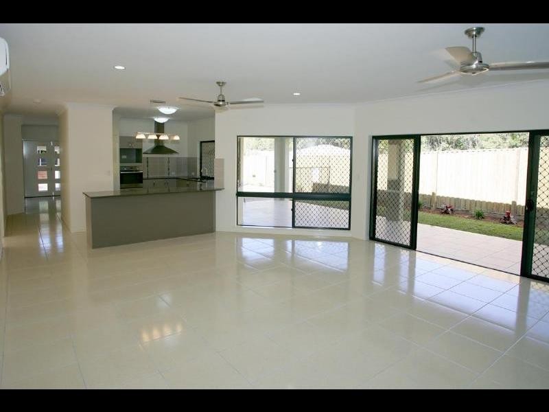 35 Aurelia Street, Palm Cove QLD 4879