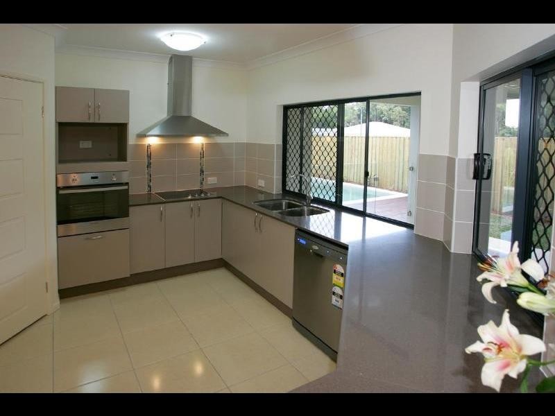 35 Aurelia Street, Palm Cove QLD 4879