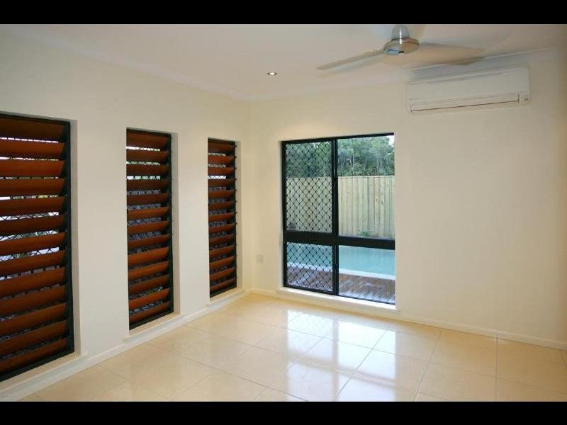 35 Aurelia Street, Palm Cove QLD 4879