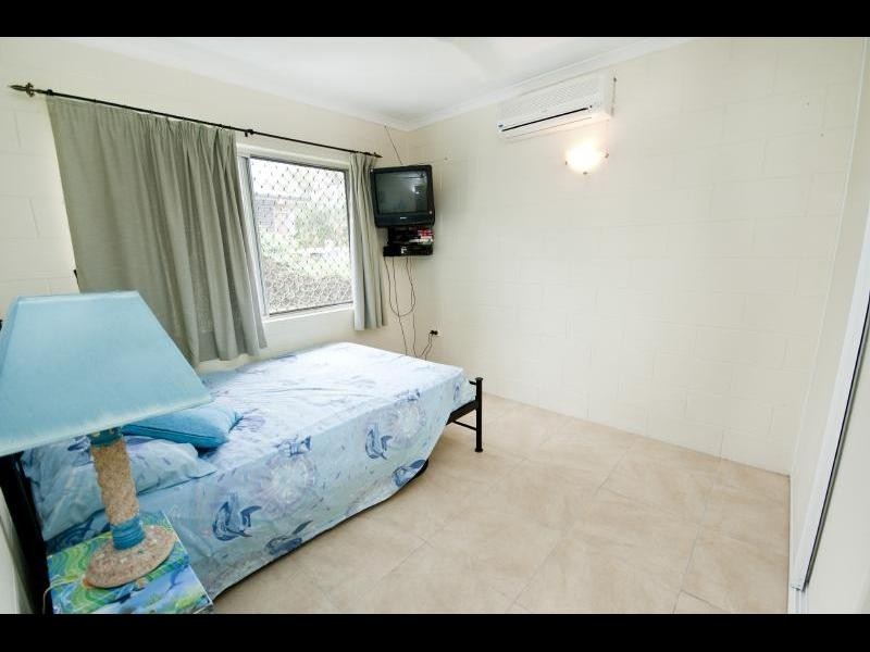 20 Serissa Street, Mooroobool QLD 4870