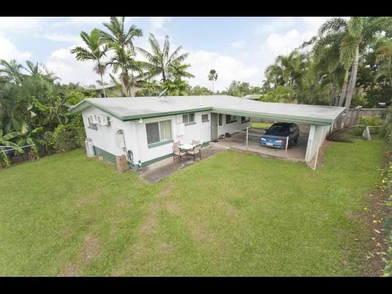 20 Serissa Street, Mooroobool QLD 4870