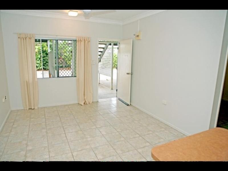2/8 Bell Street, Bungalow QLD 4870