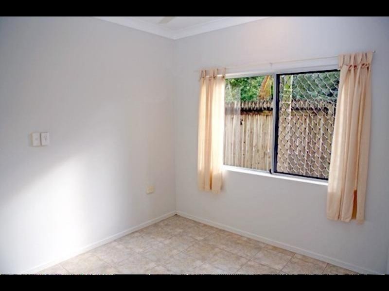 2/8 Bell Street, Bungalow QLD 4870