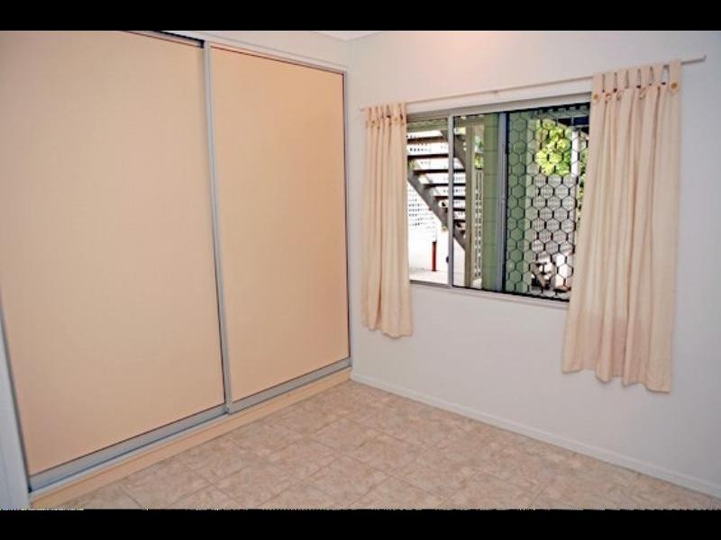 2/8 Bell Street, Bungalow QLD 4870