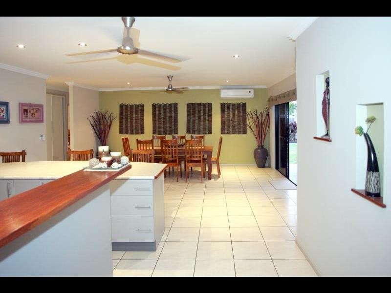 24 Moore Road, Kewarra Beach QLD 4879
