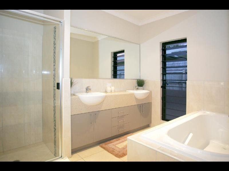 24 Moore Road, Kewarra Beach QLD 4879
