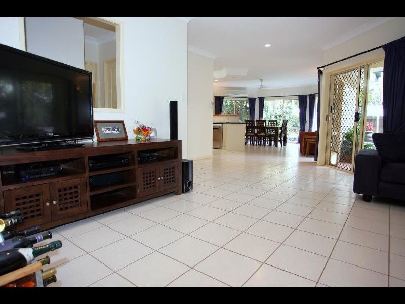 6 Warana Close, Kewarra Beach QLD 4879