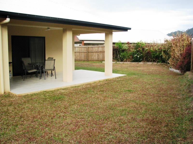 11 Tyrconnell Cr, Redlynch QLD 4870