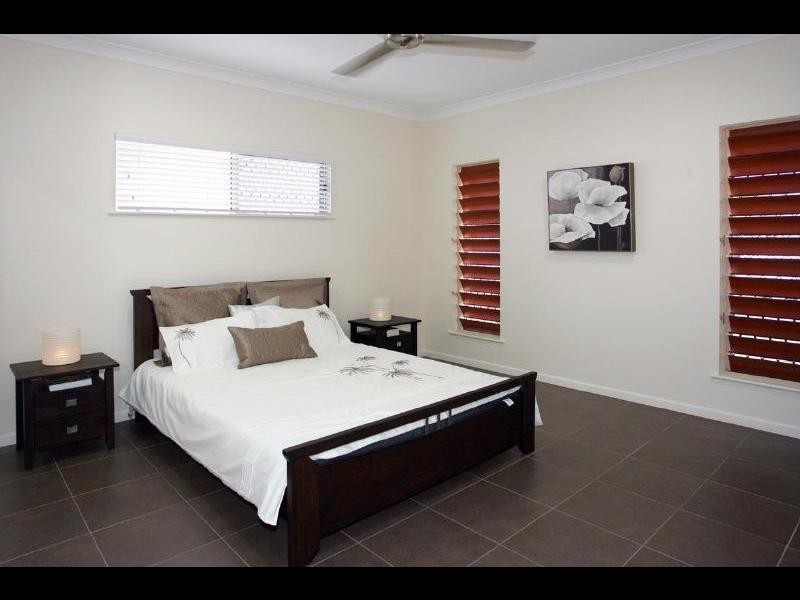 10 Icefire Quay, Trinity Park QLD 4879