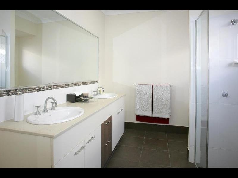 10 Icefire Quay, Trinity Park QLD 4879