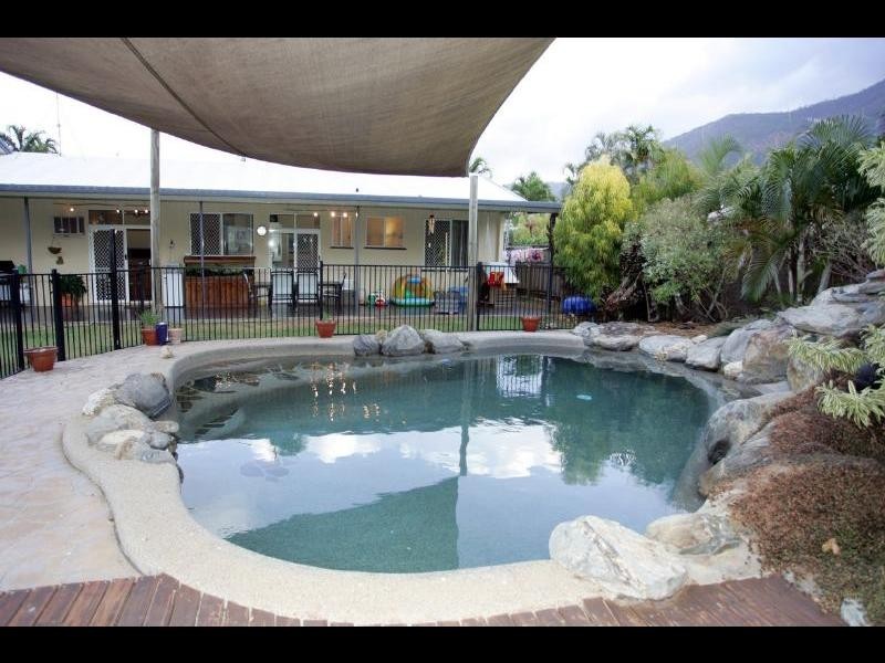 4 Michaelangelo Drive, Redlynch QLD 4870