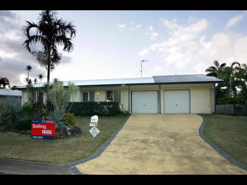 4 Michaelangelo Drive, Redlynch QLD 4870