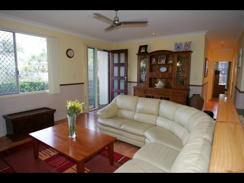 4 Michaelangelo Drive, Redlynch QLD 4870