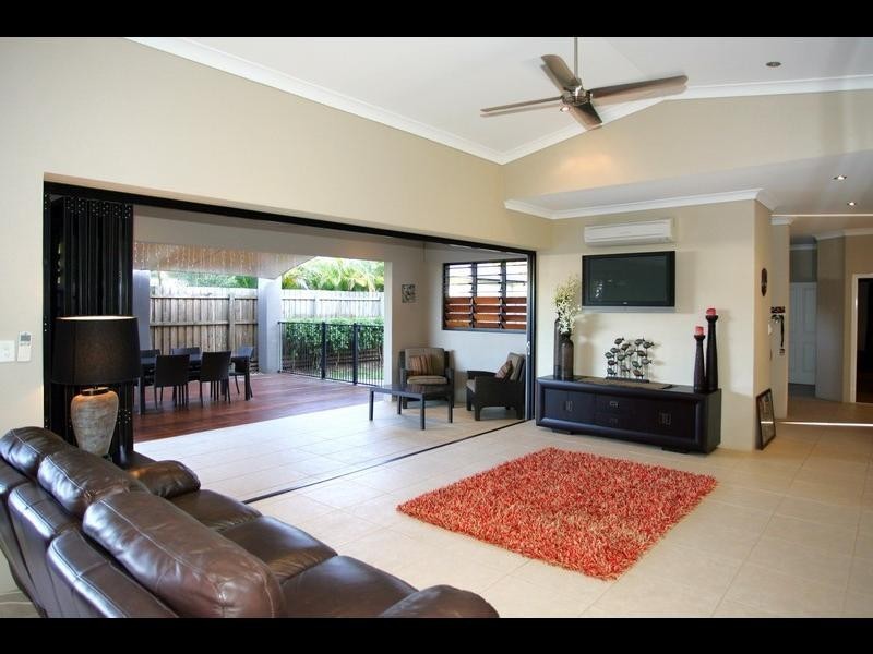 19 Burranong Street, Kewarra Beach QLD 4879