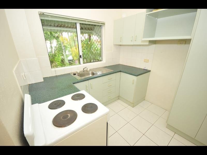 8/346-348 McCoombe Street, Mooroobool QLD 4870