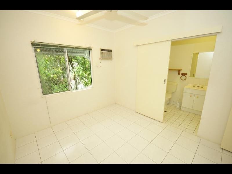 8/346-348 McCoombe Street, Mooroobool QLD 4870
