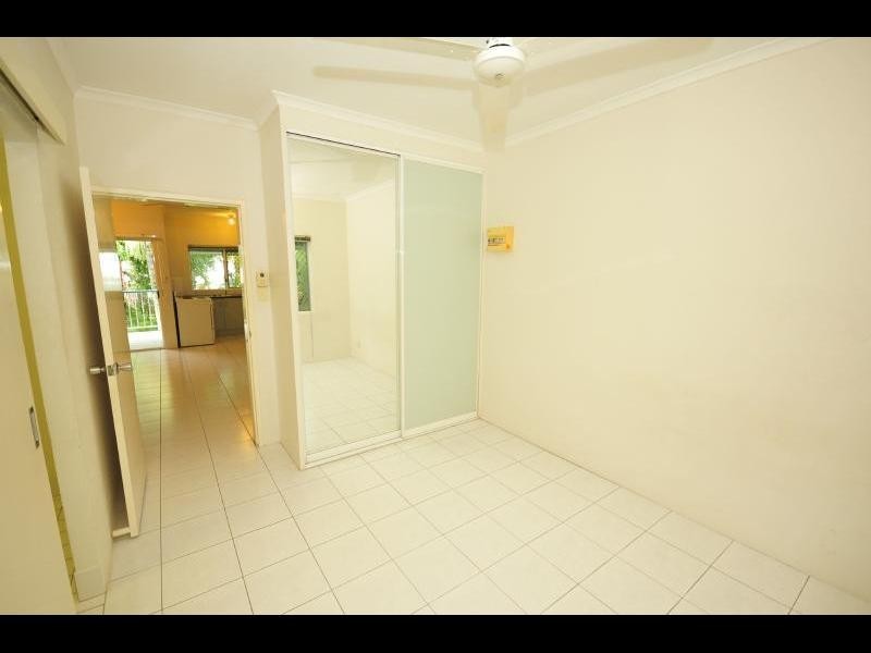8/346-348 McCoombe Street, Mooroobool QLD 4870