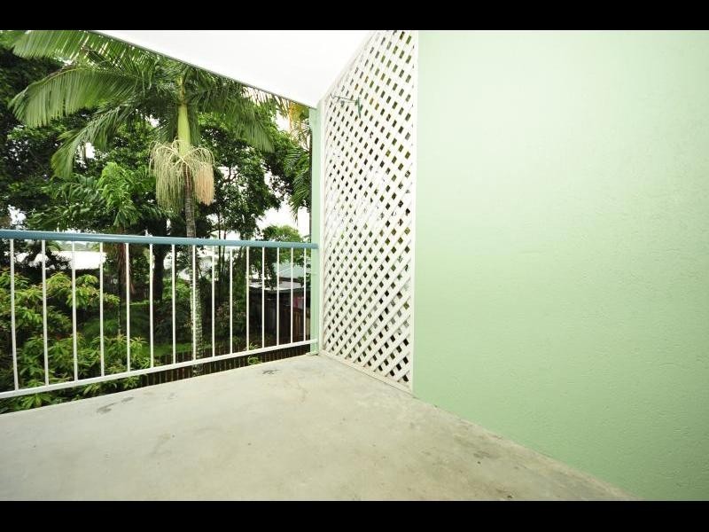 8/346-348 McCoombe Street, Mooroobool QLD 4870