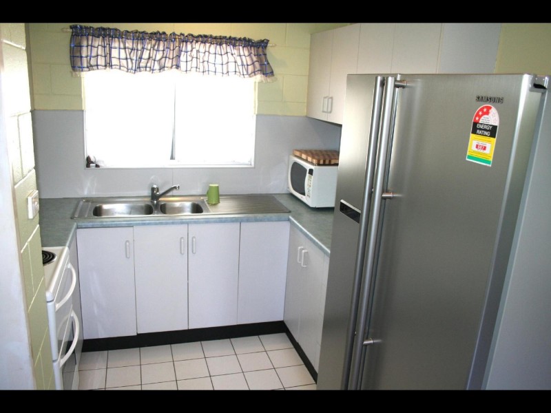 8/165 Mayers Street, Manoora QLD 4870