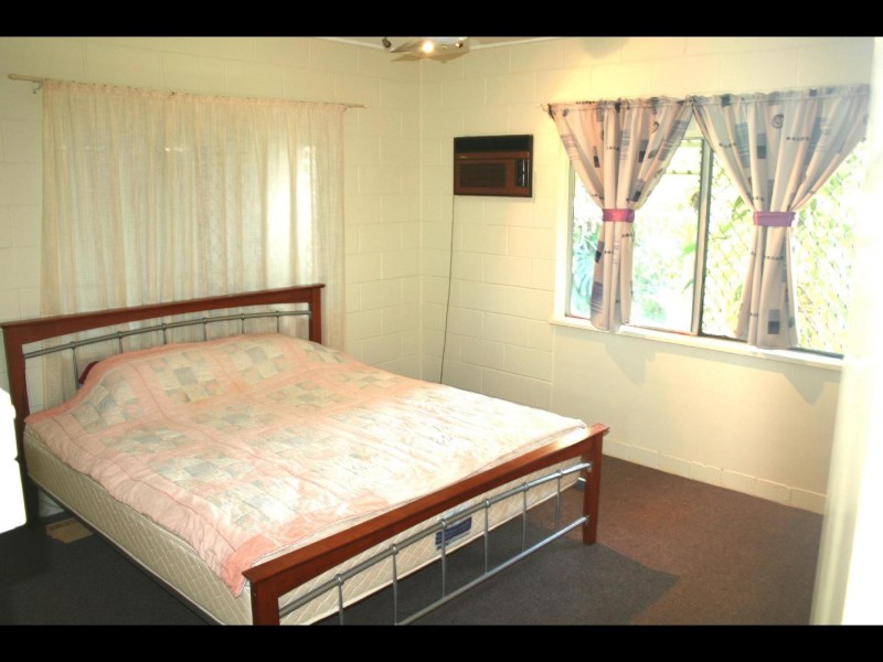 8/165 Mayers Street, Manoora QLD 4870