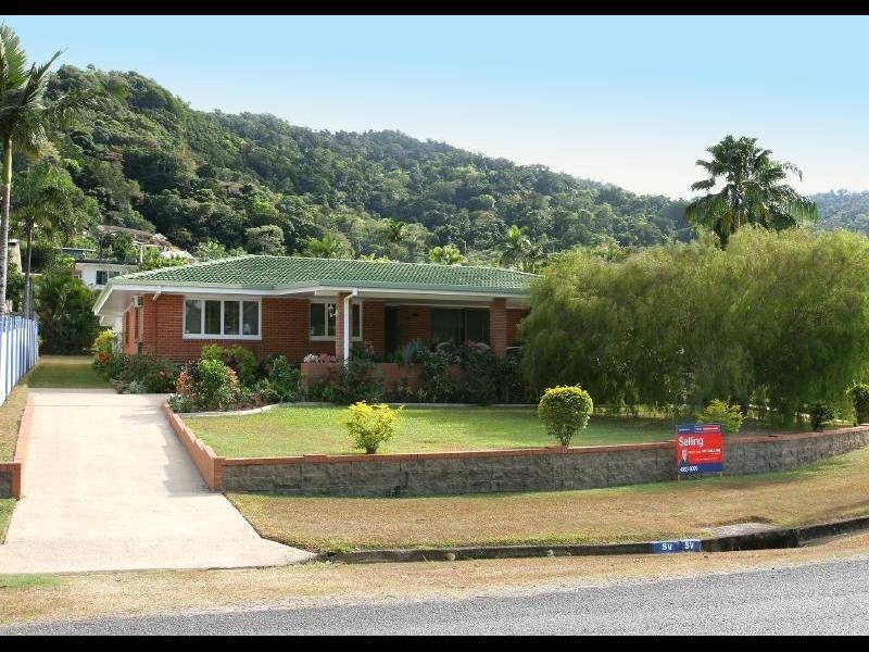 48 Hillview Crescent, Whitfield QLD 4870