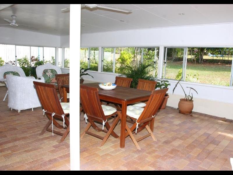 48 Hillview Crescent, Whitfield QLD 4870