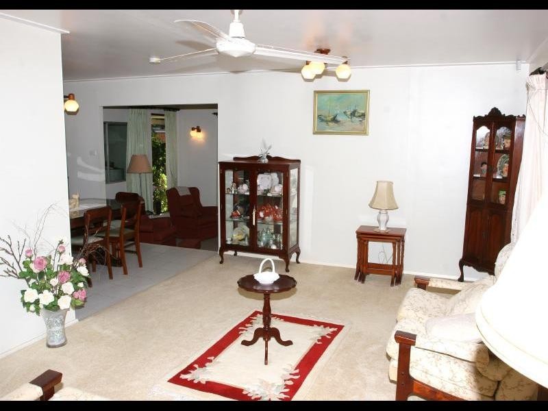 48 Hillview Crescent, Whitfield QLD 4870