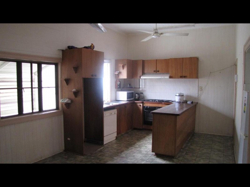 18 Thomas Street, Manunda QLD 4870